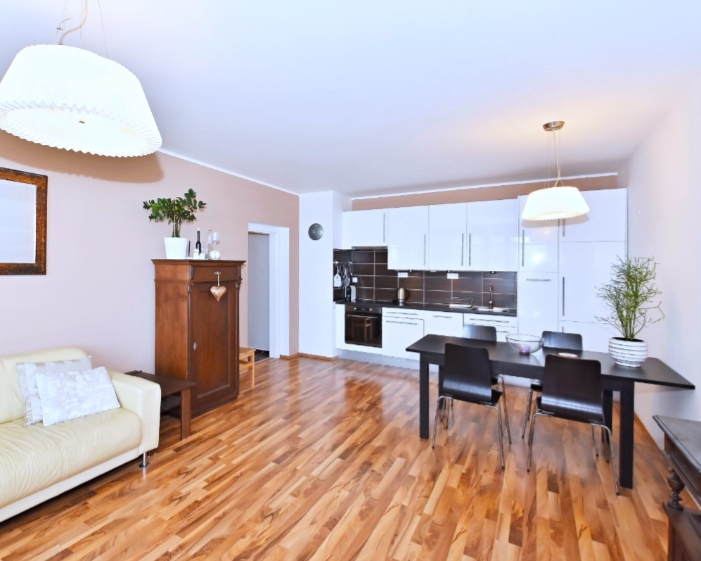 3+1 78m2 Čsl. armády, Klecany Praha východ